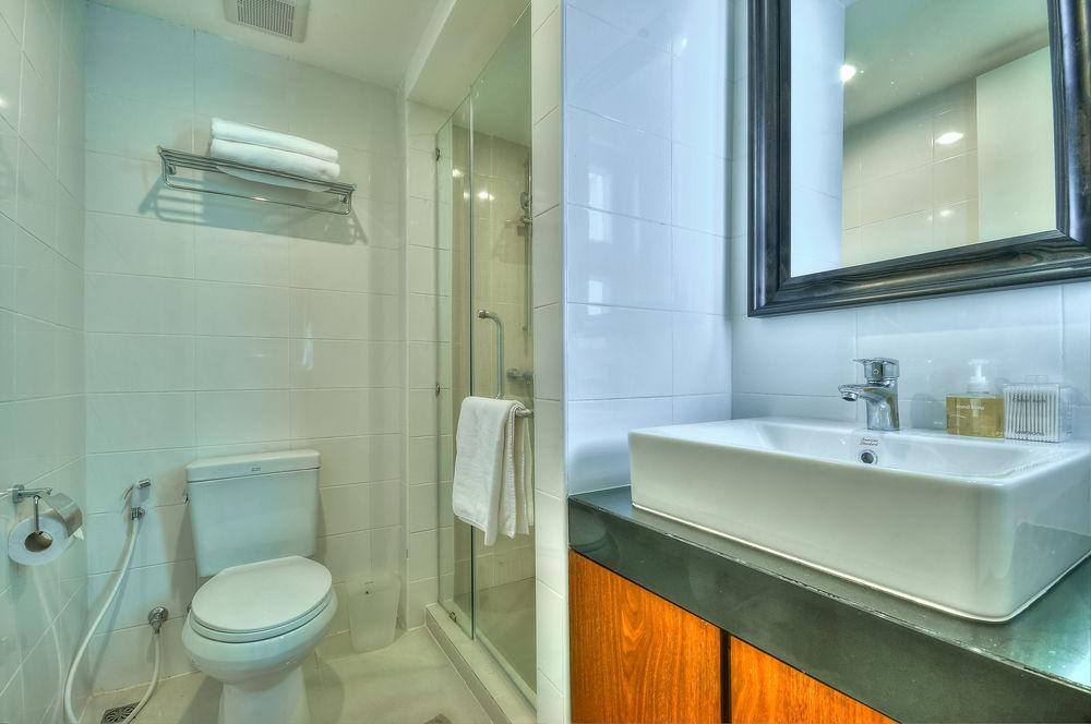 Check In Saladaeng (Adults Only) Hotel Bangkok Exterior photo