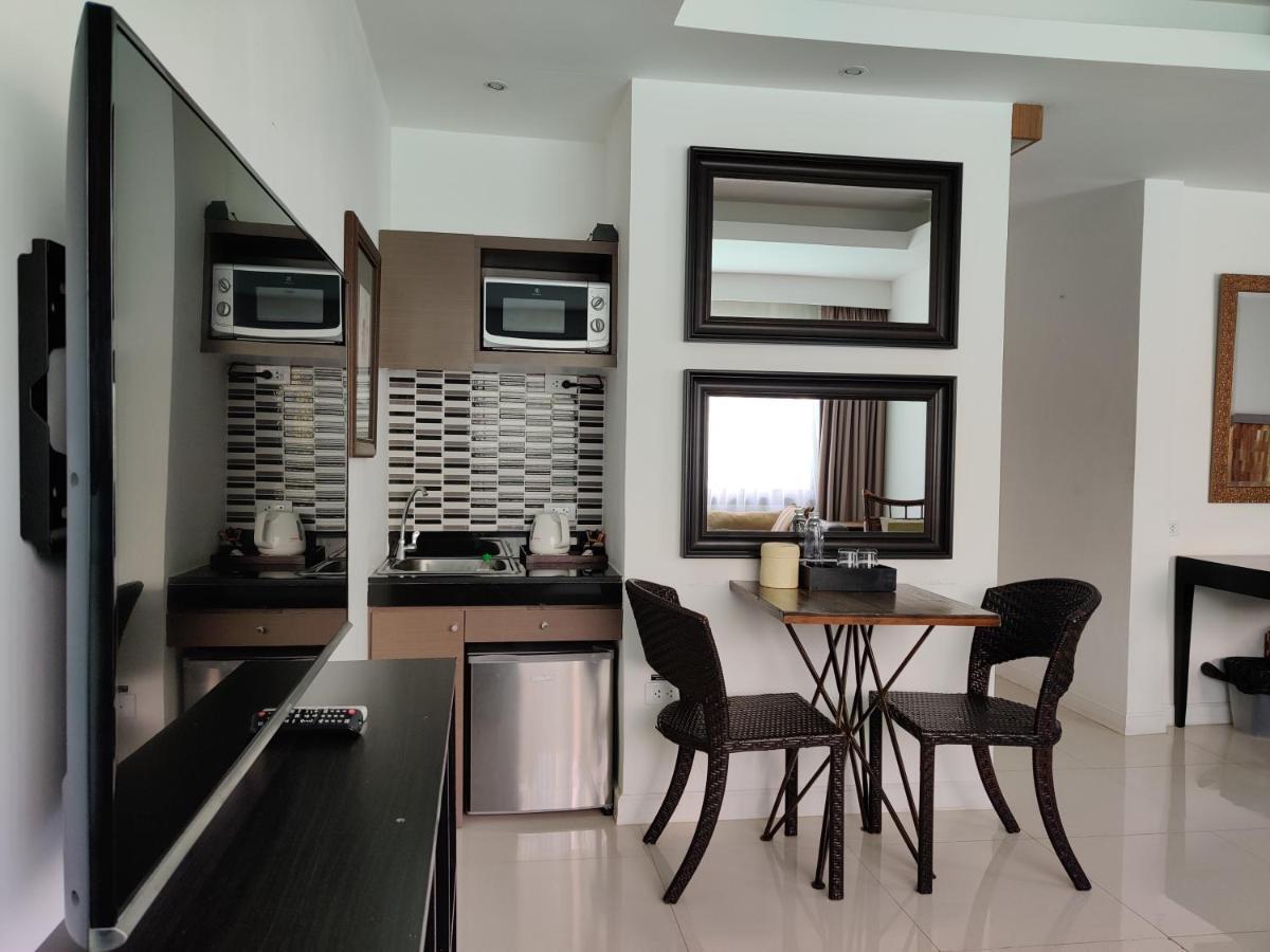 Check In Saladaeng (Adults Only) Hotel Bangkok Exterior photo