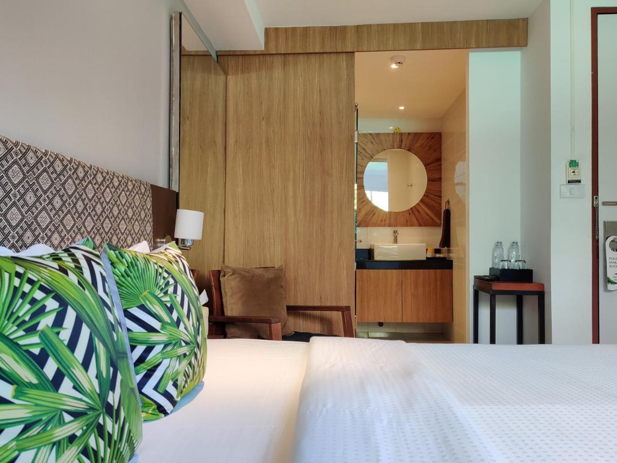 Check In Saladaeng (Adults Only) Hotel Bangkok Exterior photo